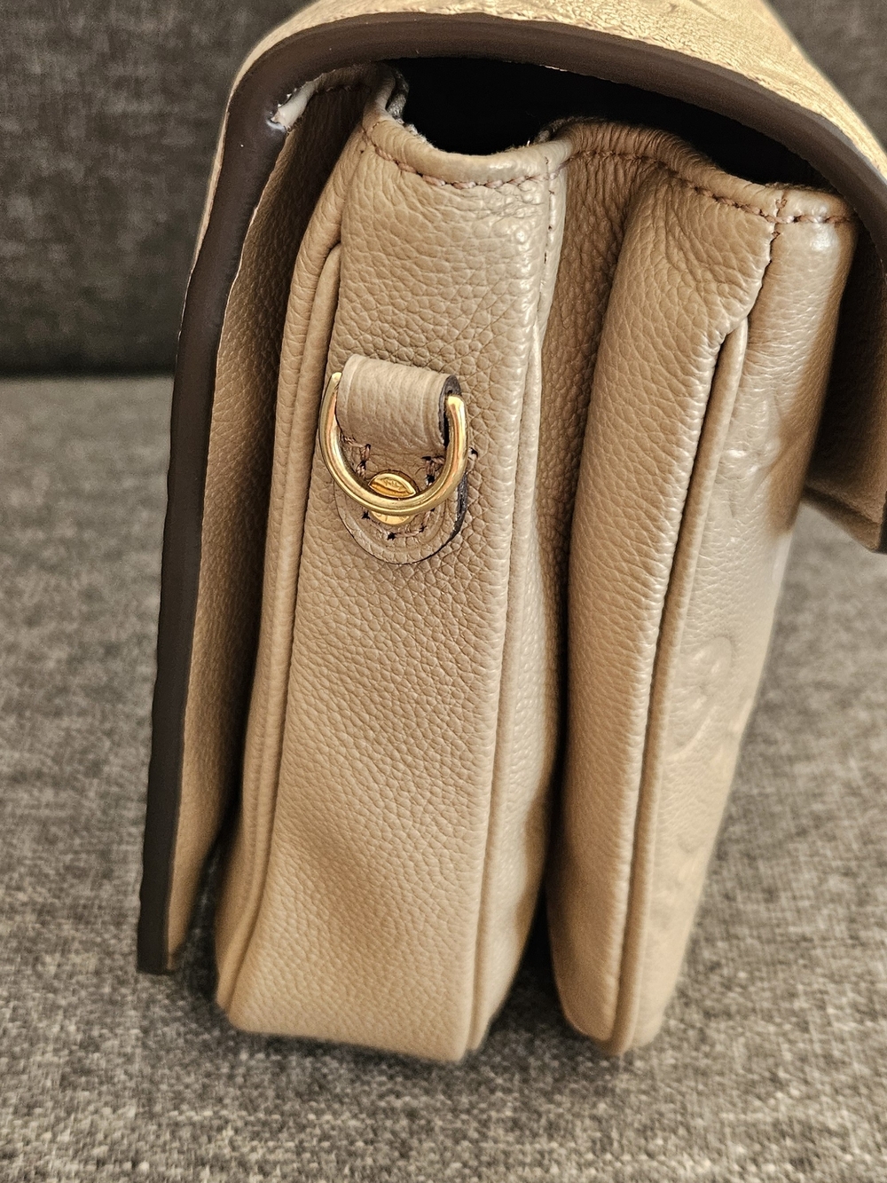Louis Vuitton Turtledove Monogram Empreinte Pochette Métis - Picture 5 of 15
